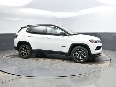Used 2025 Jeep Compass Limited image 2