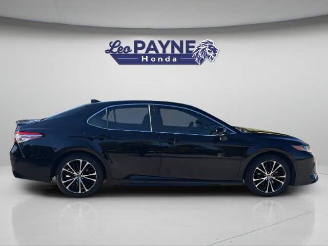 Used 2019 Toyota Camry SE w/ Convenience Package FWD image 18