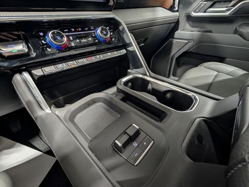 Used 2026 GMC Sierra 3500 Denali w/ Denali Reserve Package image 25