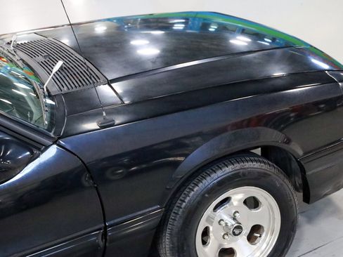 Used 1993 Ford Mustang LX image 31