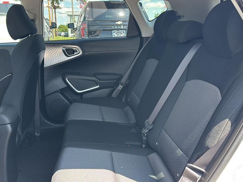 Used 2025 Kia Soul LX FWD image 20