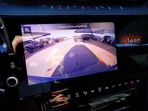 New 2026 Jeep Grand Cherokee Limited image 22