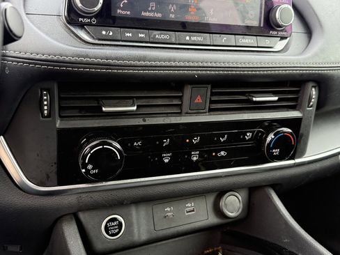 Used 2021 Nissan Rogue S image 20