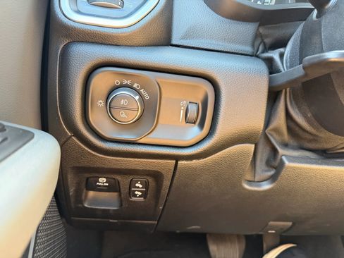 Used 2021 RAM 1500 Big Horn RWD image 22