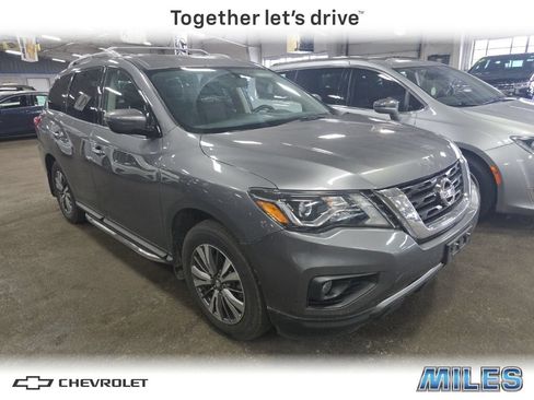 Used 2019 Nissan Pathfinder SV AWD/4WD image 1