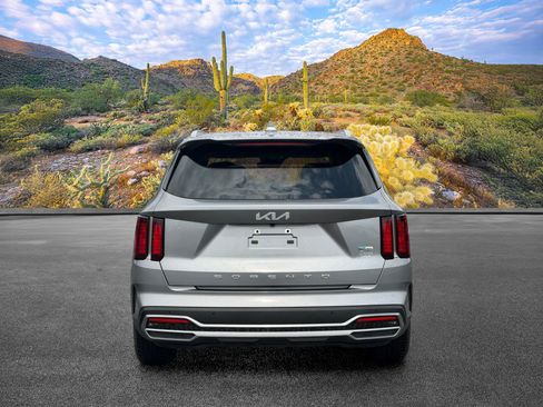 Used 2022 Kia Sorento S FWD image 6