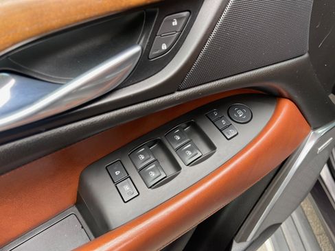Used 2015 Cadillac Escalade ESV Premium image 16