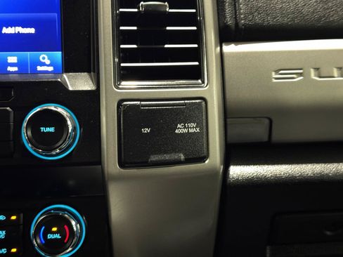 Used 2020 Ford F250 Lariat w/ Lariat Ultimate Package AWD/4WD image 27