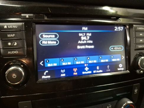 Used 2020 Nissan Rogue SL w/ Premium Package image 22