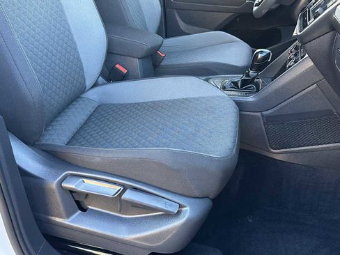 Used 2018 Volkswagen Tiguan S image 20