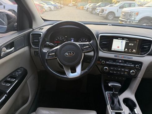 Used 2021 Kia Sportage EX w/ EX Technology Package image 5