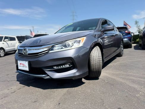 Used 2016 Honda Accord EX image 12
