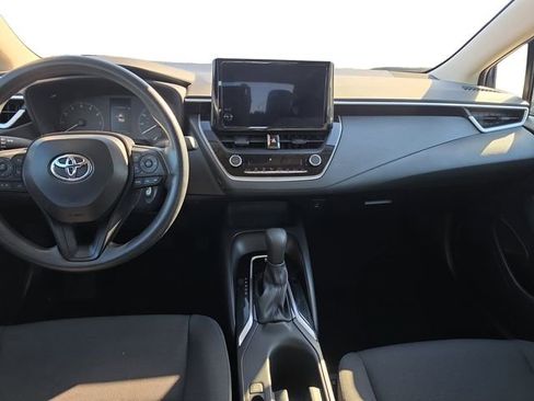 Used 2025 Toyota Corolla LE FWD image 12