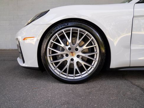 Certified 2025 Porsche Panamera 4 AWD/4WD image 8