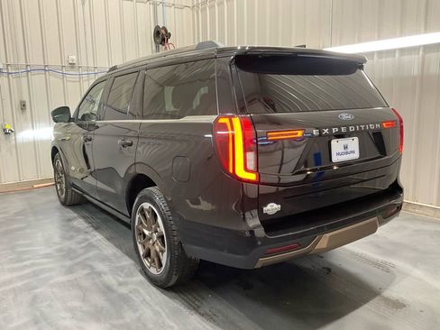 Used 2025 Ford Expedition King Ranch image 23