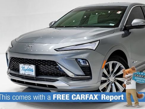 Used 2025 Buick Envista Avenir FWD image 2