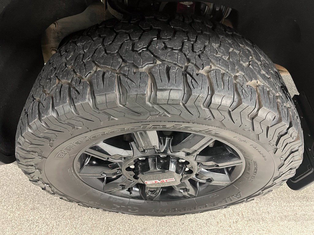 Used 2024 GMC Sierra 2500 AT4 w/ AT4 Preferred Package AWD/4WD image 15