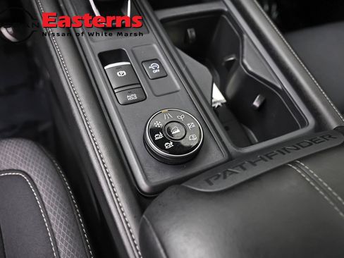 Used 2024 Nissan Pathfinder S AWD/4WD image 20