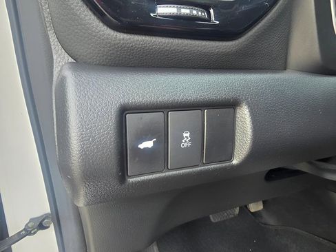 Used 2024 Honda Pilot Touring image 10