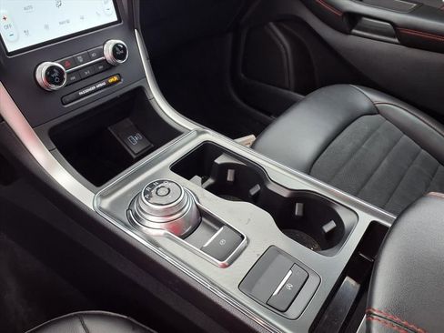 Used 2024 Ford Edge ST-Line image 18