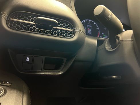 Used 2025 Honda HR-V EX-L image 24