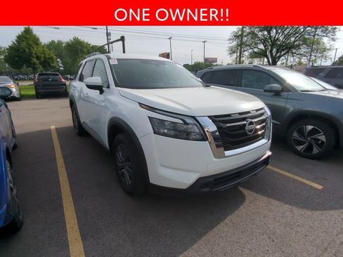 Used 2025 Nissan Pathfinder SV AWD/4WD image 3