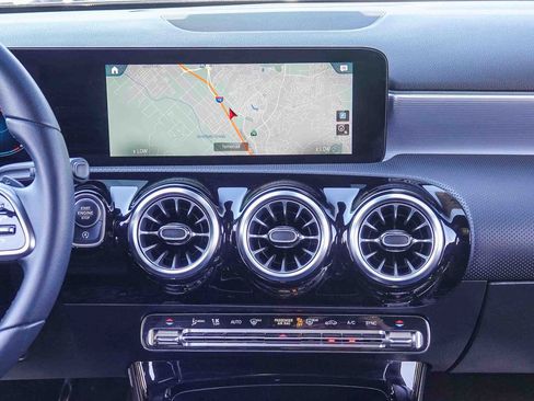 Certified 2022 Mercedes-Benz A 220 4MATIC image 13