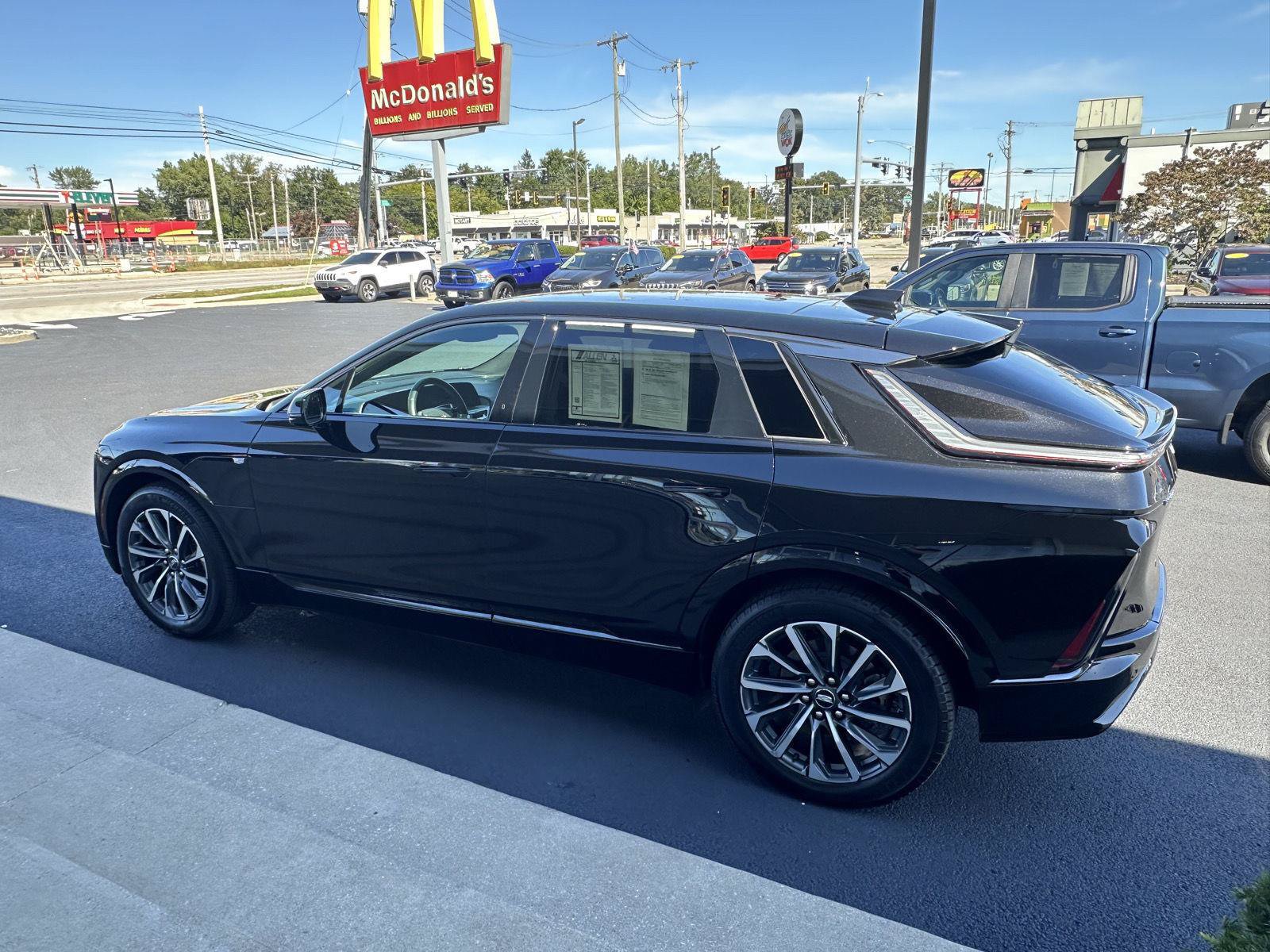 Used 2024 Cadillac Lyriq Sport AWD/4WD image 9