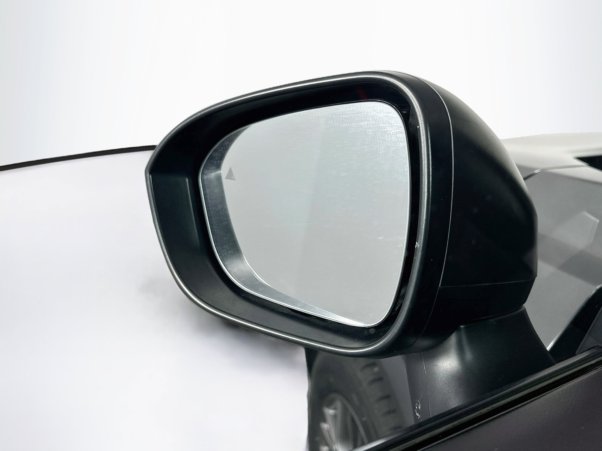 Used 2024 Nissan Rogue S FWD image 16