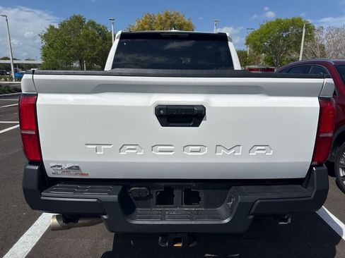 Used 2024 Toyota Tacoma SR image 5