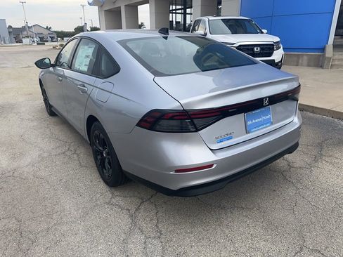 New 2025 Honda Accord SE image 4