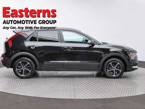 Used 2025 Kia Niro LX FWD image 4
