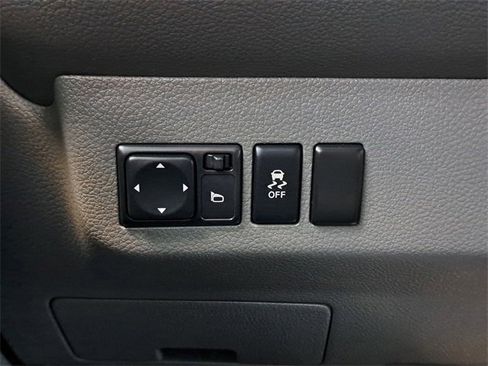 Used 2018 Nissan NV 3500 S image 22