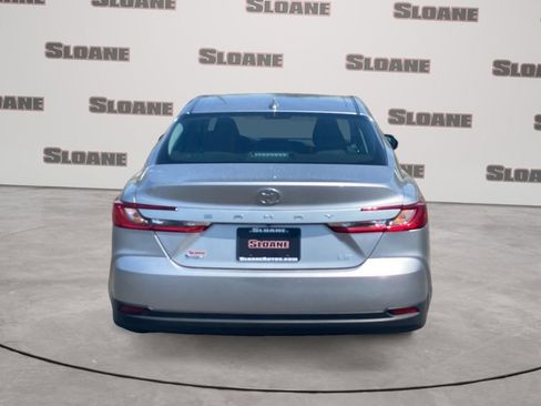 Used 2025 Toyota Camry LE w/ Convenience Package image 4