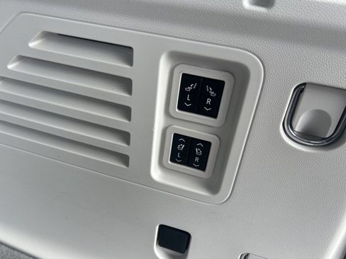 Used 2024 GMC Acadia Denali w/ Super Cruise Package image 13