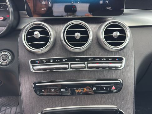 Used 2022 Mercedes-Benz GLC 300 4MATIC image 15