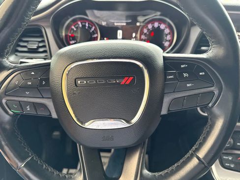 Used 2019 Dodge Challenger SXT image 15