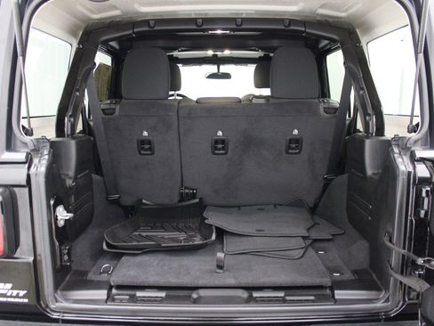 Used 2021 Jeep Wrangler Unlimited Sport AWD/4WD image 19