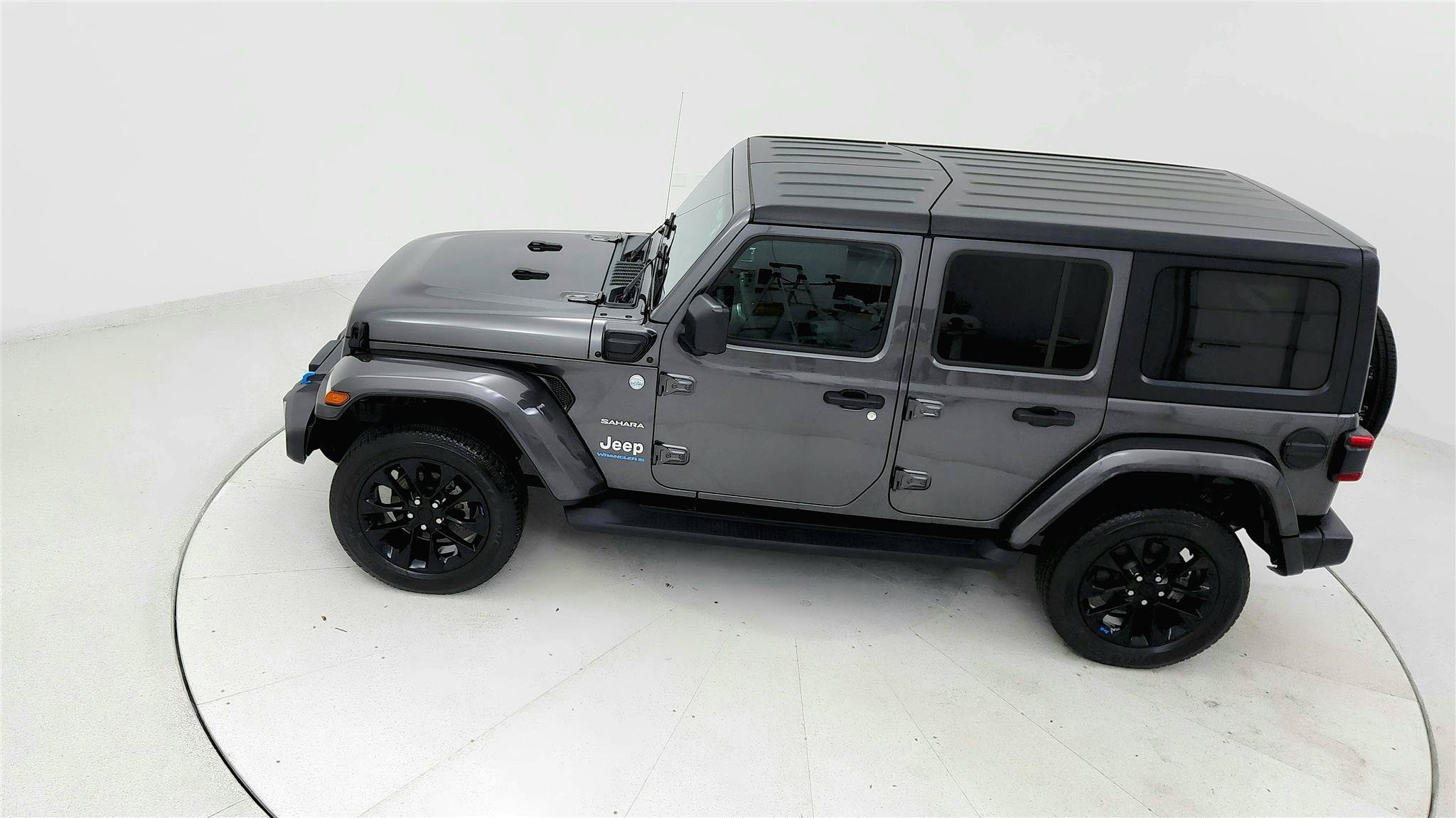 Used 2023 Jeep Wrangler Unlimited Sahara AWD/4WD image 14