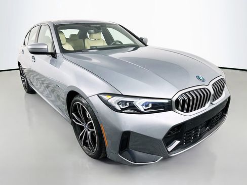 Certified 2023 BMW 330e w/ M Sport Package image 3