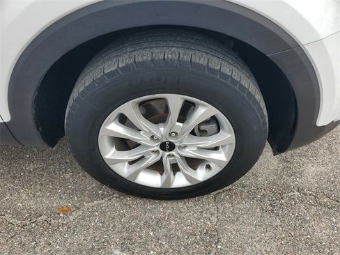 Used 2022 Kia Telluride LX image 6