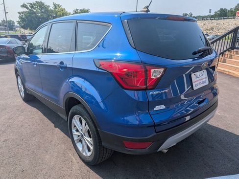 Used 2019 Ford Escape SE FWD image 4