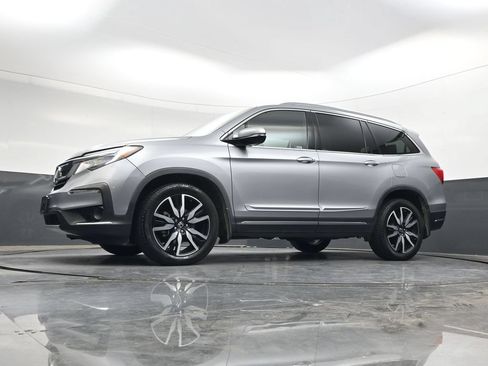 Certified 2019 Honda Pilot Touring image 30