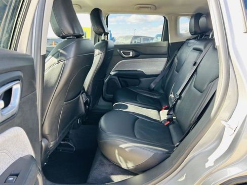 Used 2022 Jeep Compass Latitude image 23