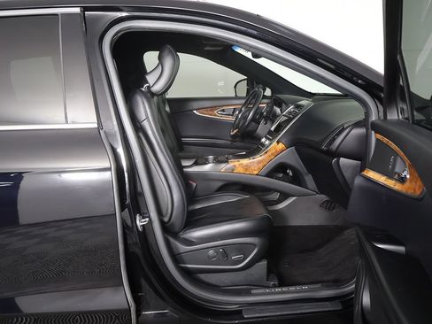 Used 2017 Lincoln MKX Select w/ Select Plus Package FWD image 29