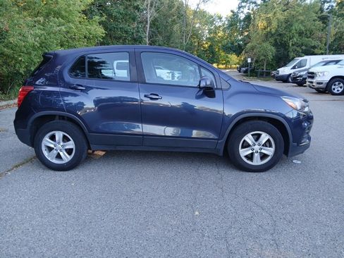 Used 2019 Chevrolet Trax LS image 4