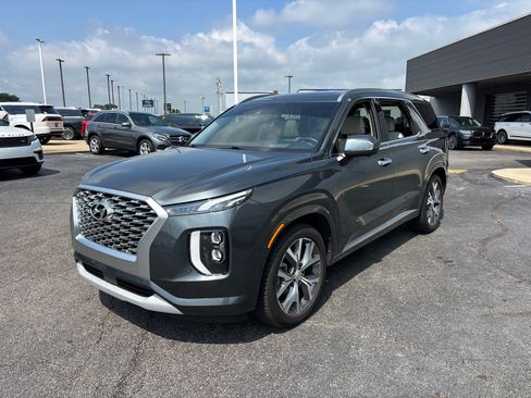 Used 2021 Hyundai Palisade Limited FWD image 3