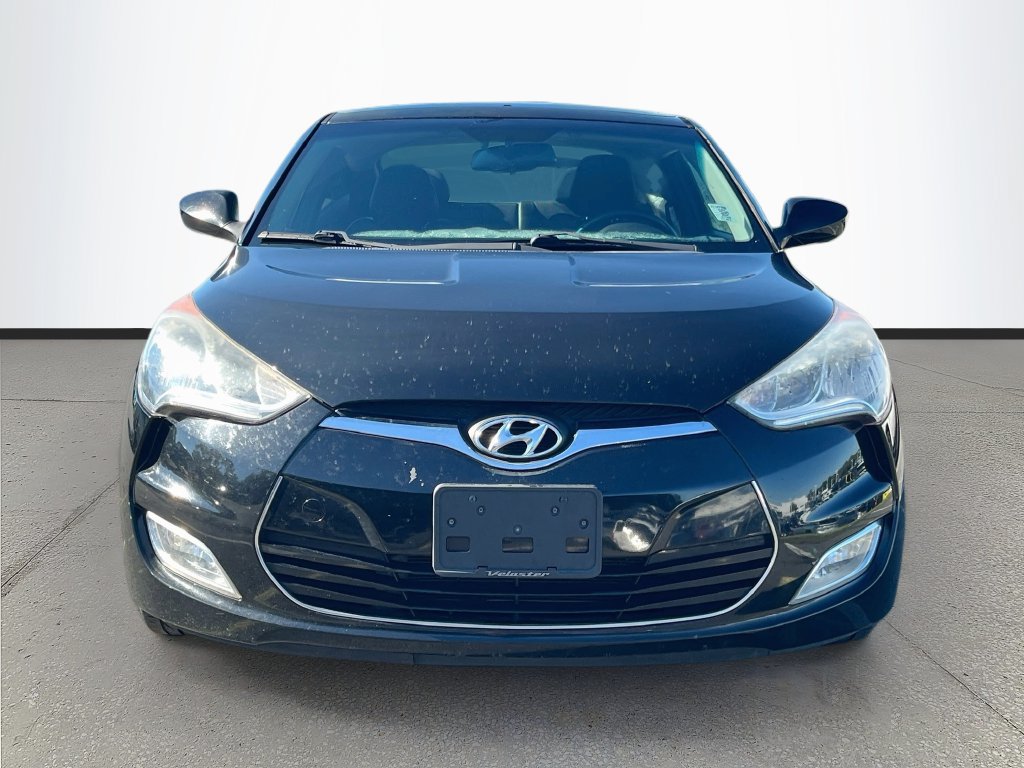 Used 2015 Hyundai Veloster w/ Option Group 03 FWD image 2