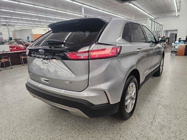 Used 2024 Ford Edge SEL AWD/4WD image 5