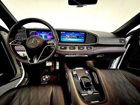 Used 2025 Mercedes-Benz Maybach GLS 600 4MATIC image 14